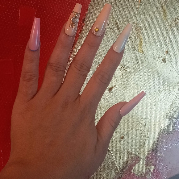 Press-on nails - Picture 2 of 2